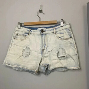 💚 Liquid - distressed Jean shorts - size 8